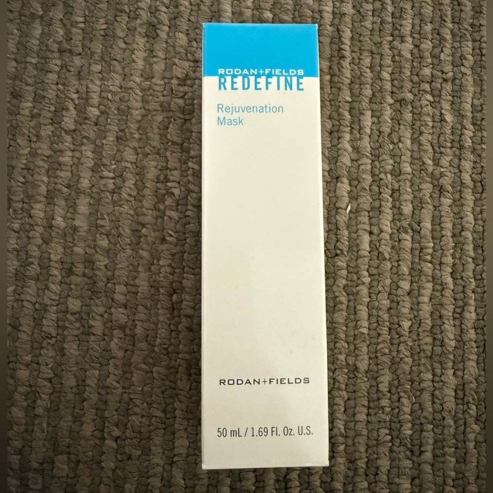 Rodan + Fields Redefine Rejuvenation Mask - Blue and White